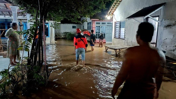 Angin dan Banjir Terjang Probolinggo, Puluhan Rumah Warga Terdampak