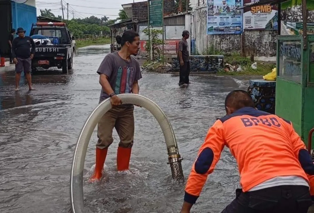 Cak Dayat Tekankan Penanganan Banjir Leces Tidak Berhenti Saat Air Surut
